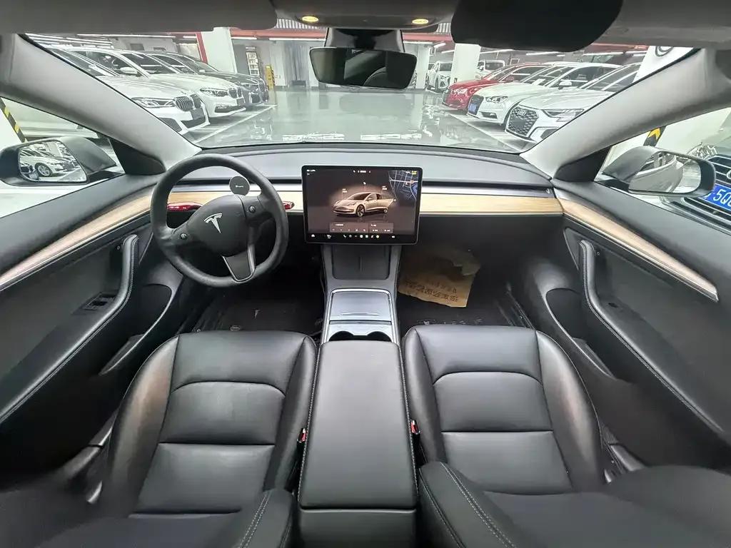 Tesla Model 3 — фото 8