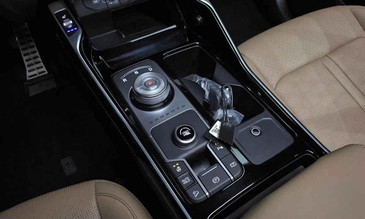 Kia Sorento — фото 7