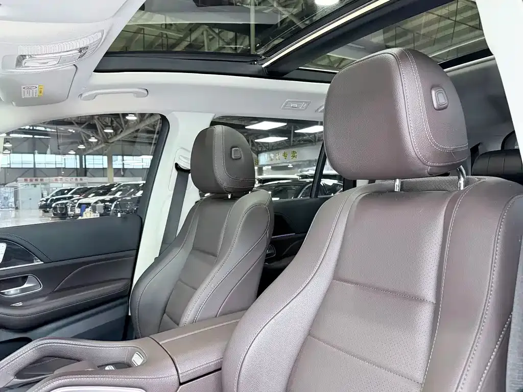 Mercedes-Benz GLS — фото 9