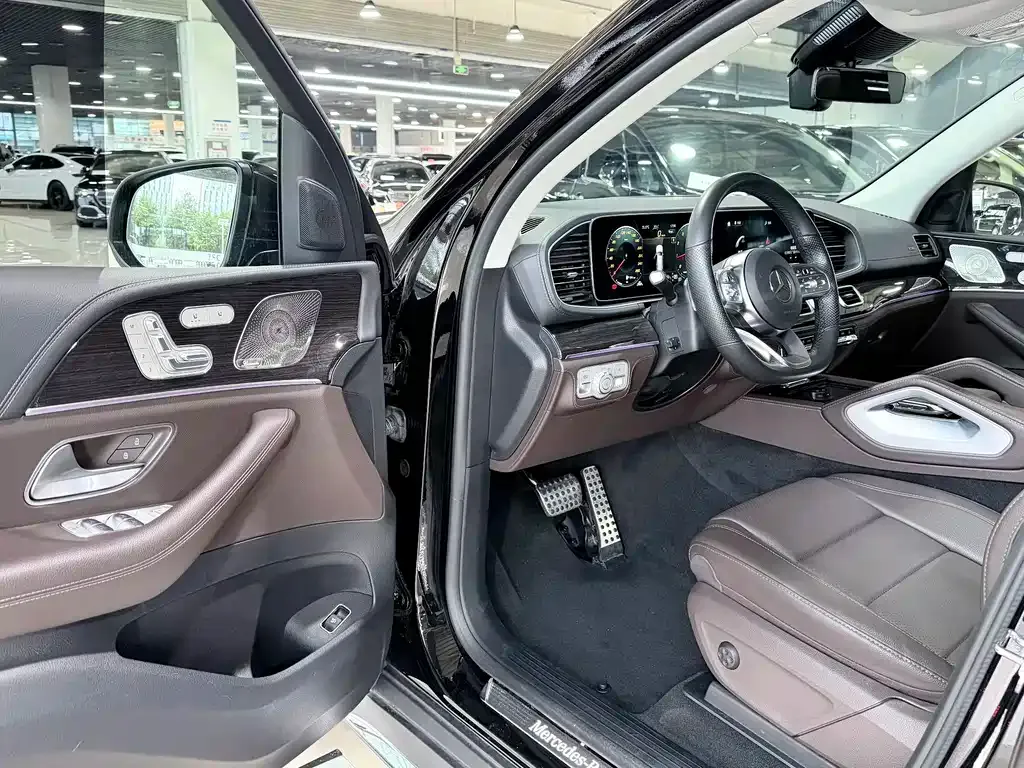 Mercedes-Benz GLS — фото 4