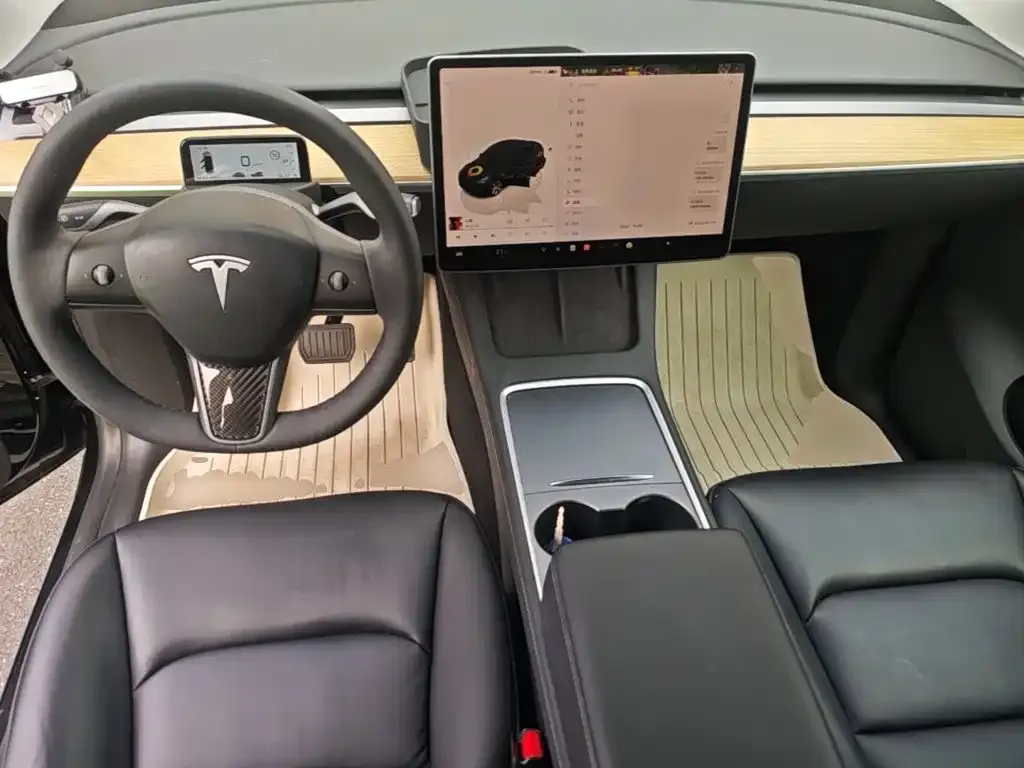 Tesla Model Y — фото 4