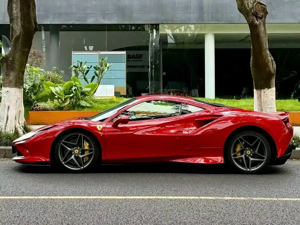 Ferrari F8 — фото 2