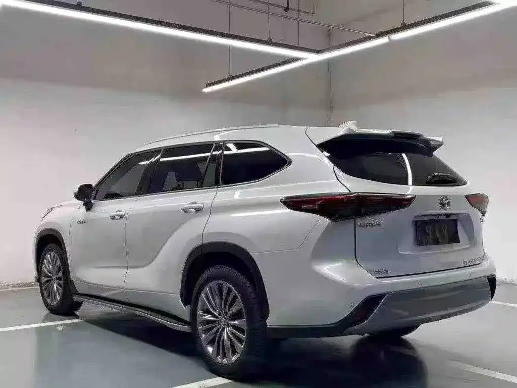 Toyota Highlander — фото 8