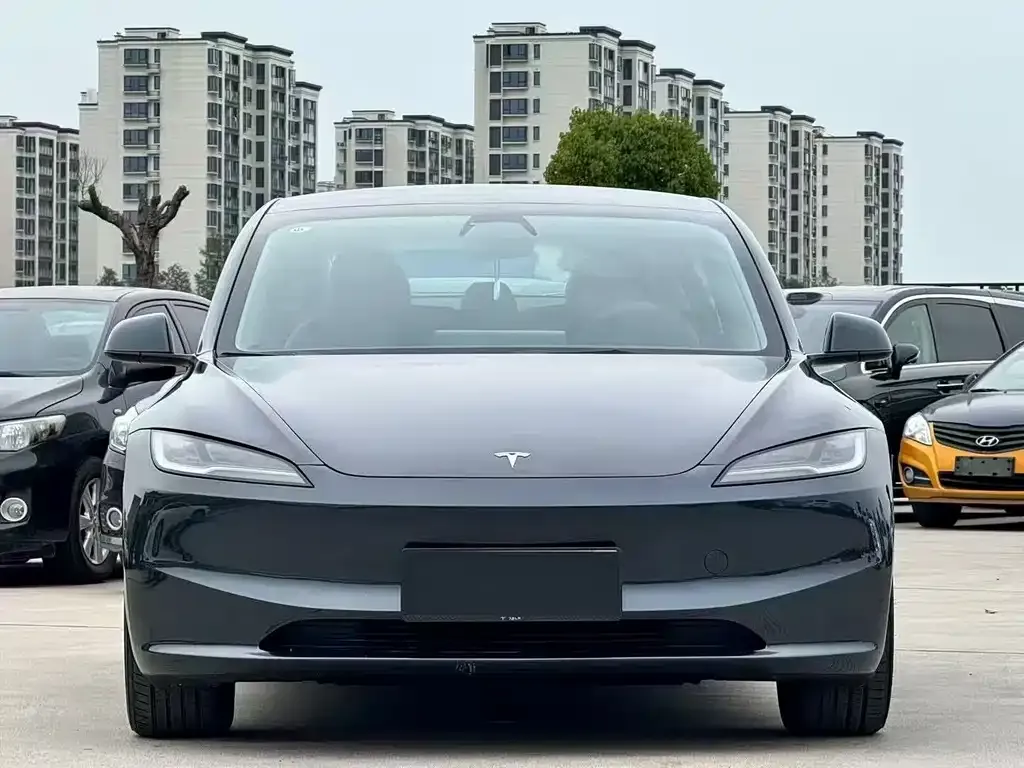 Tesla Model 3 — фото 8