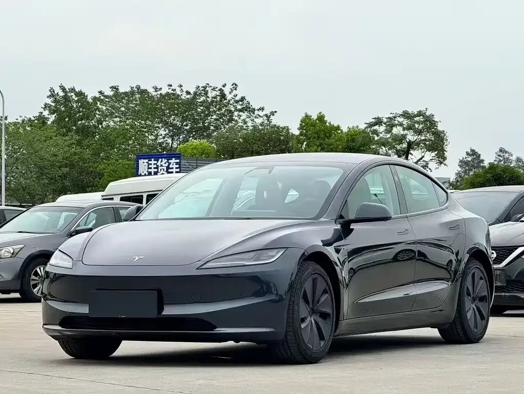 Tesla Model 3 — фото 3