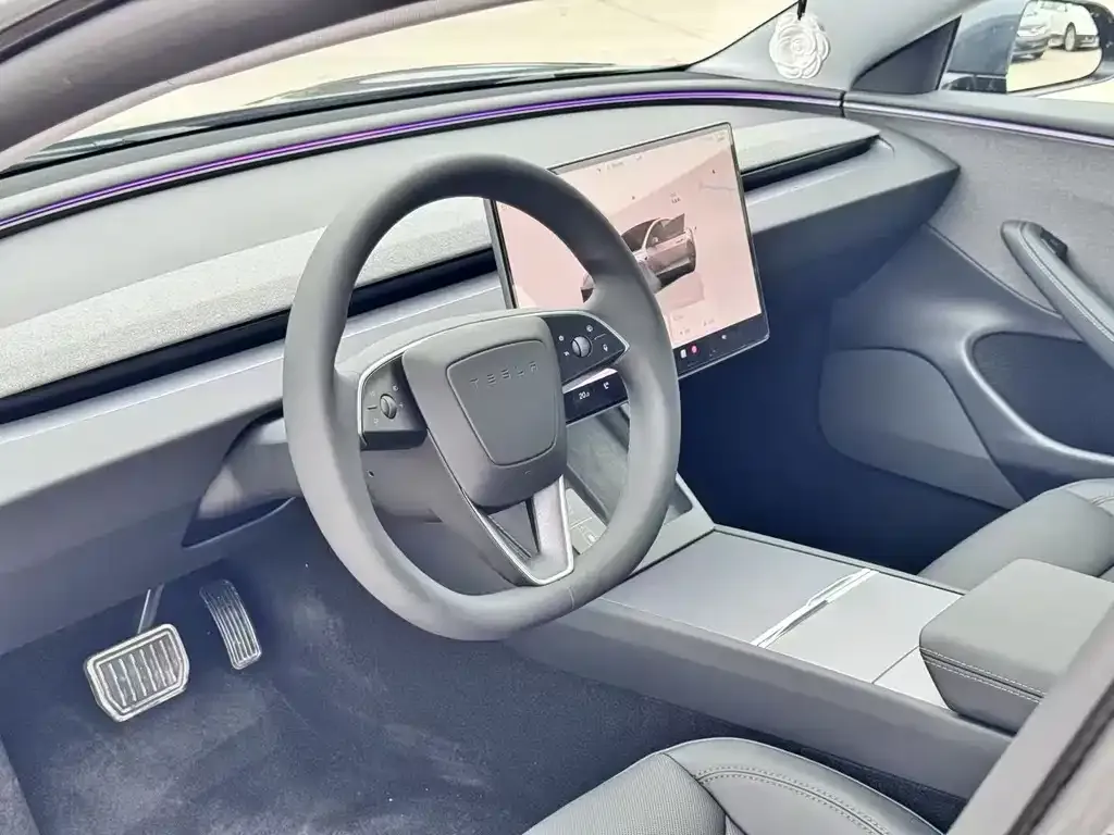 Tesla Model 3 — фото 6