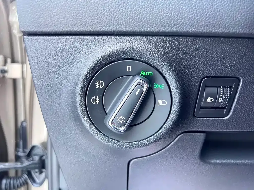 Skoda Karoq — фото 10