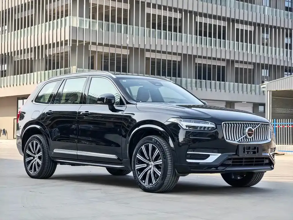 Volvo XC90 — фото 1