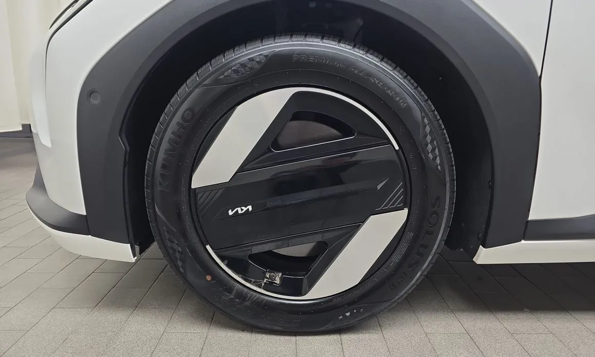 Kia EV4 — фото 10