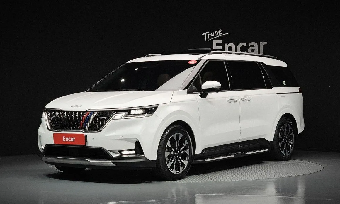 Kia Carnival — фото 1