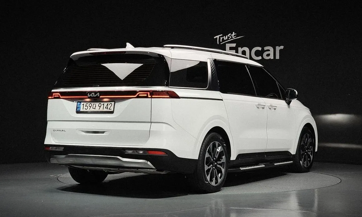 Kia Carnival — фото 7
