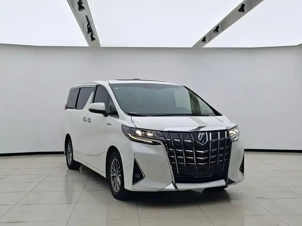 Toyota Alphard — фото 2