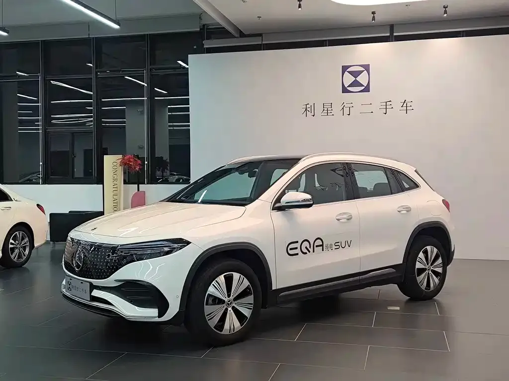 Mercedes-Benz EQA — фото 1