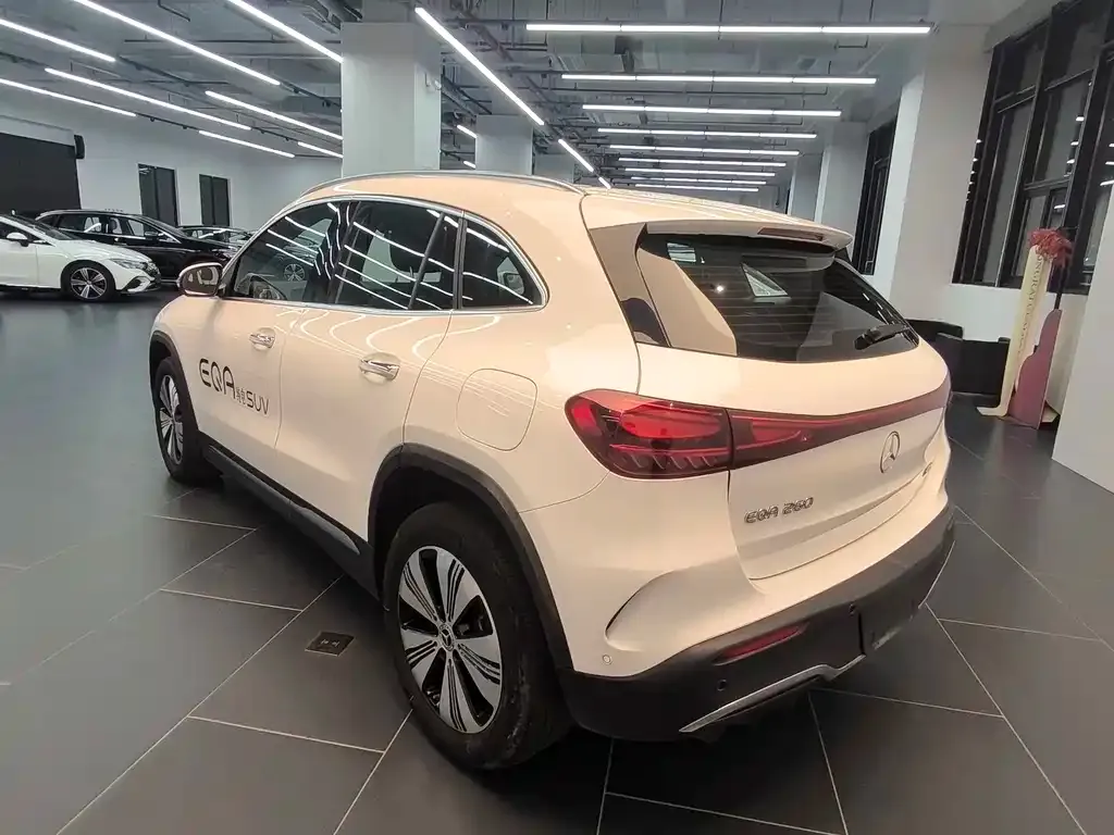 Mercedes-Benz EQA — фото 10