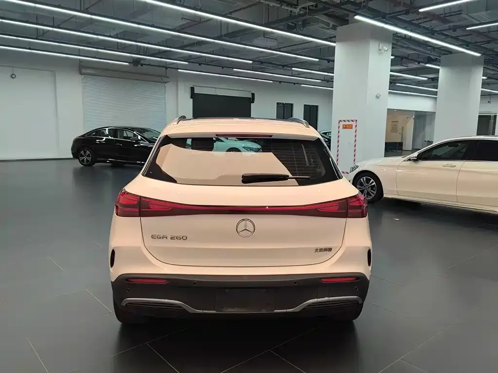 Mercedes-Benz EQA — фото 8