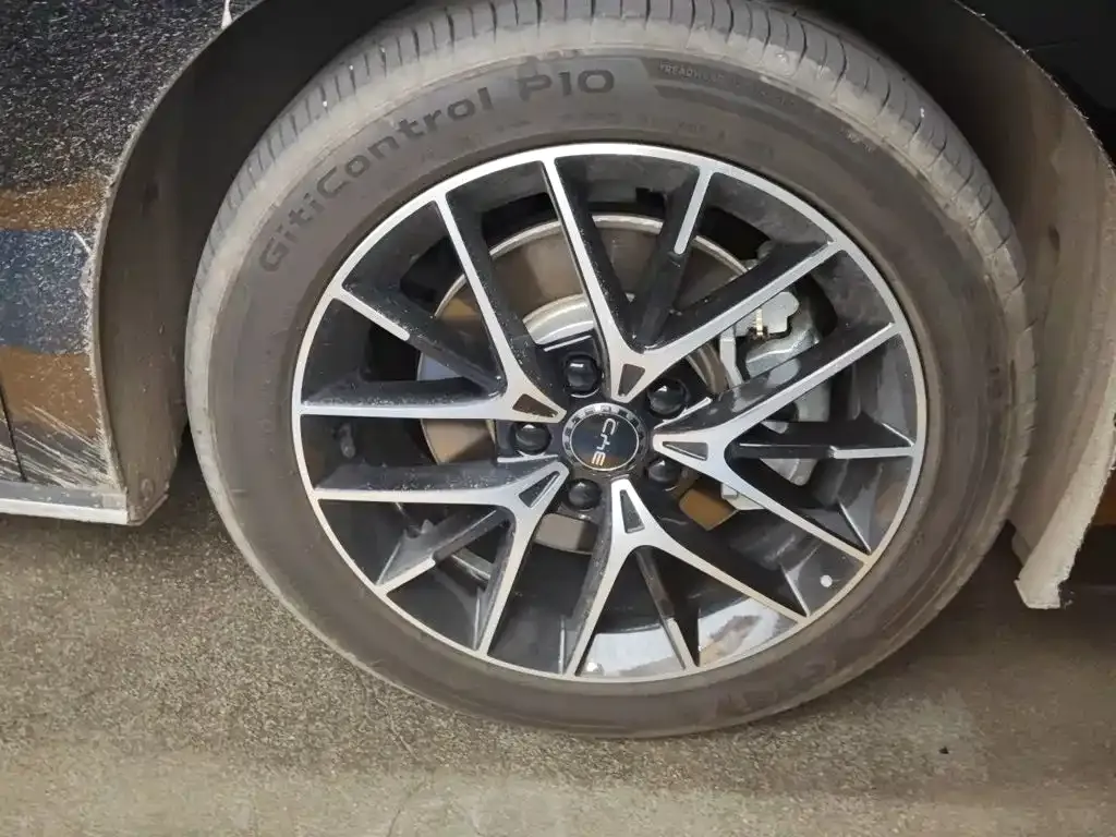 BYD Seal — фото 10