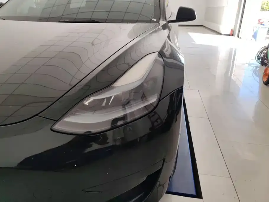 Tesla Model 3 — фото 3