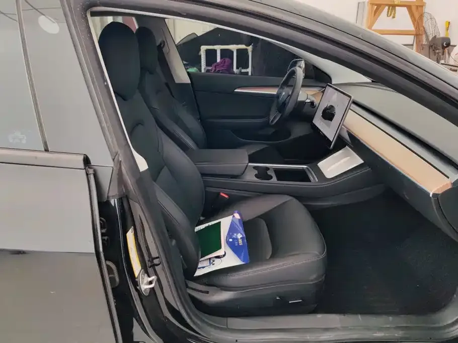 Tesla Model 3 — фото 10
