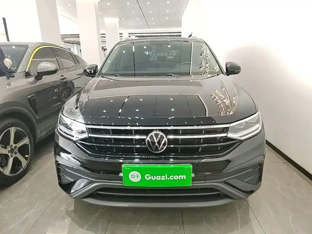 Volkswagen Tiguan L — фото 4