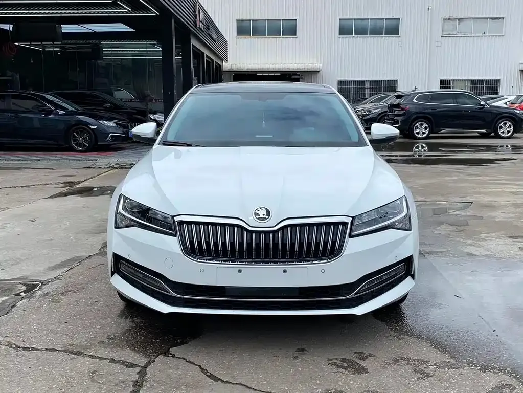 Skoda Superb — фото 3