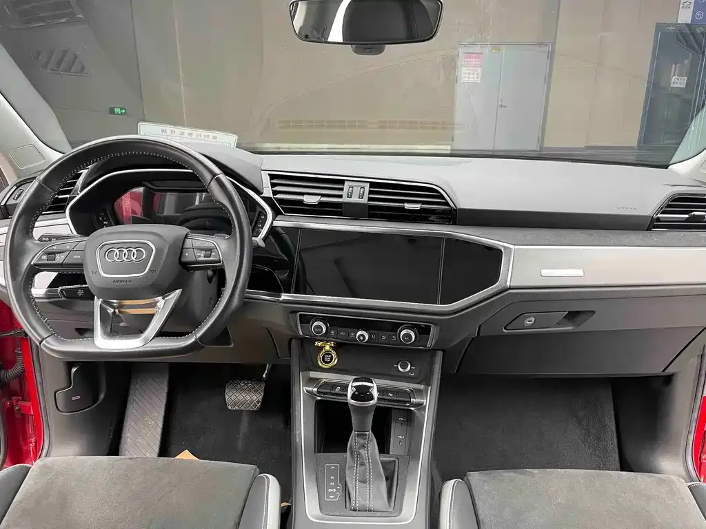 Audi Q3 — фото 4
