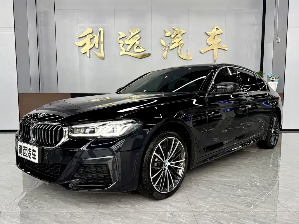 BMW 5 Series — фото 1