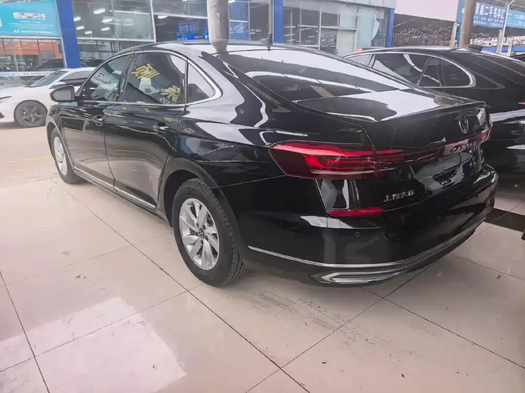 Volkswagen Passat — фото 4