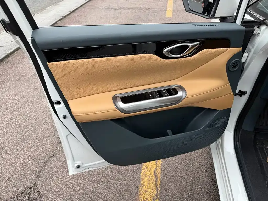 GAC Motor Trumpchi E8 — фото 2