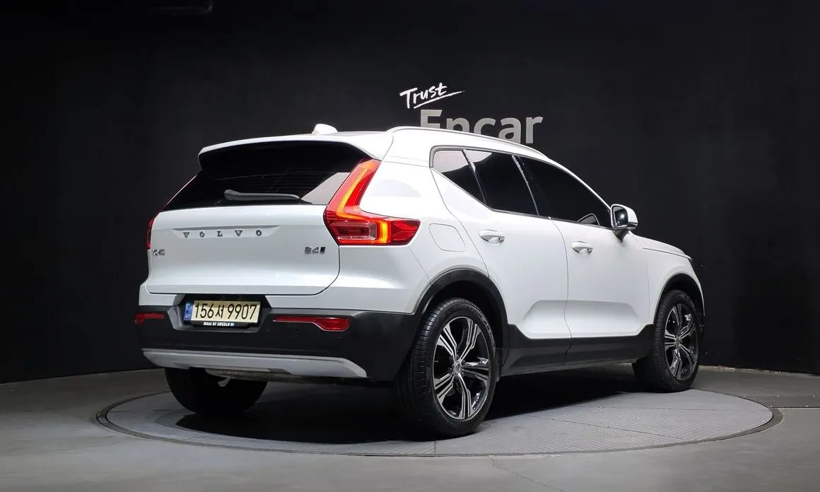 Volvo XC40 — фото 3