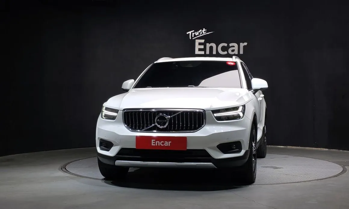 Volvo XC40 — фото 4