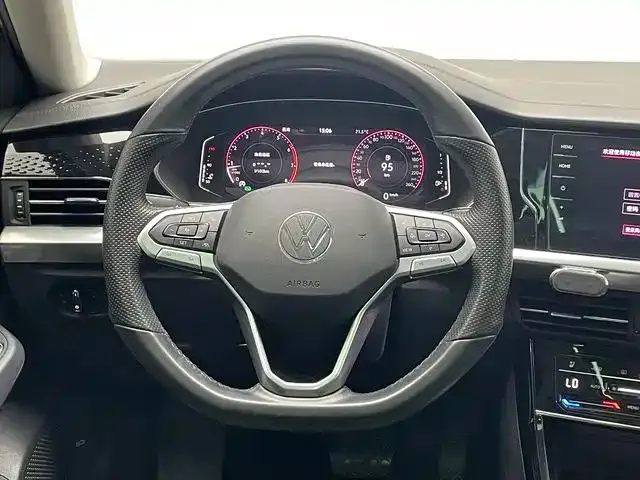 Volkswagen Passat — фото 8