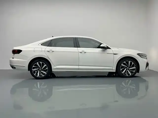Volkswagen Passat — фото 3