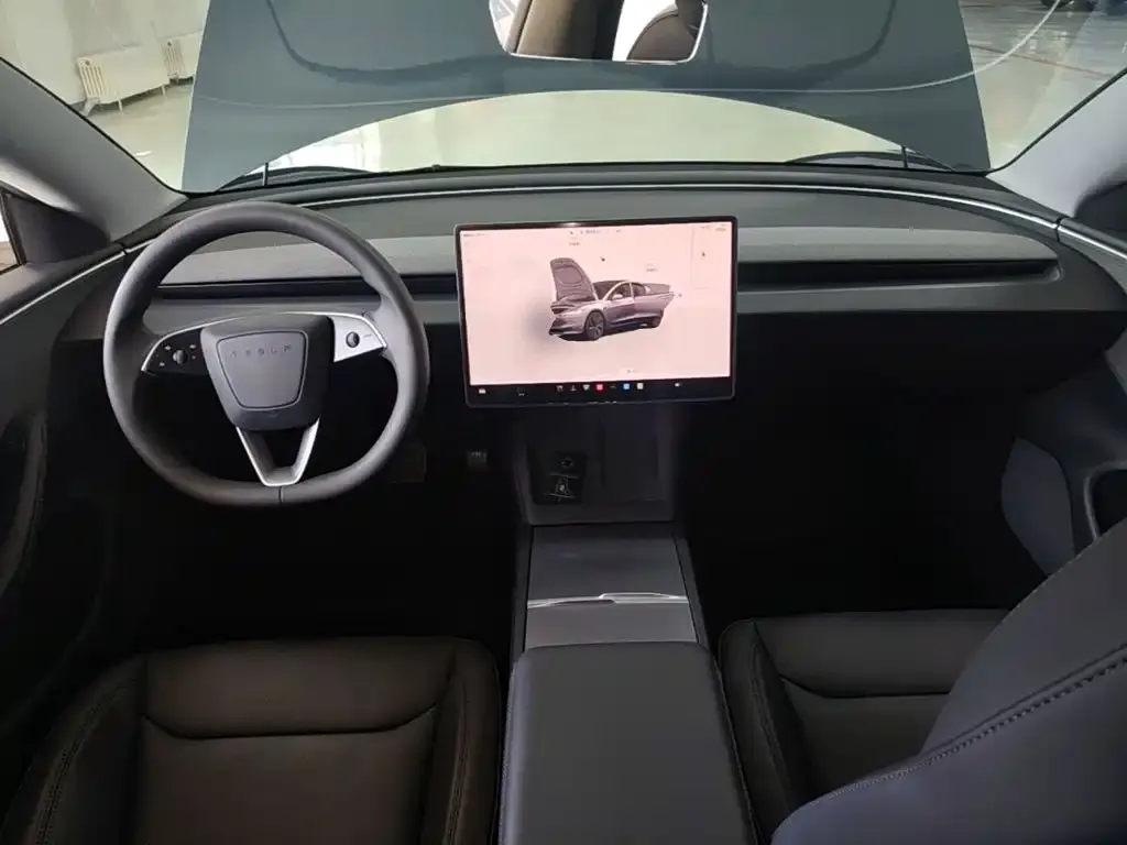 Tesla Model 3 — фото 10