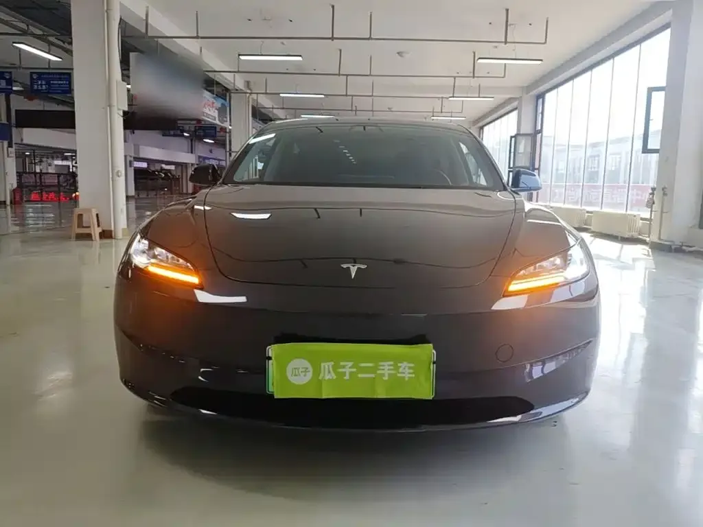 Tesla Model 3 — фото 2