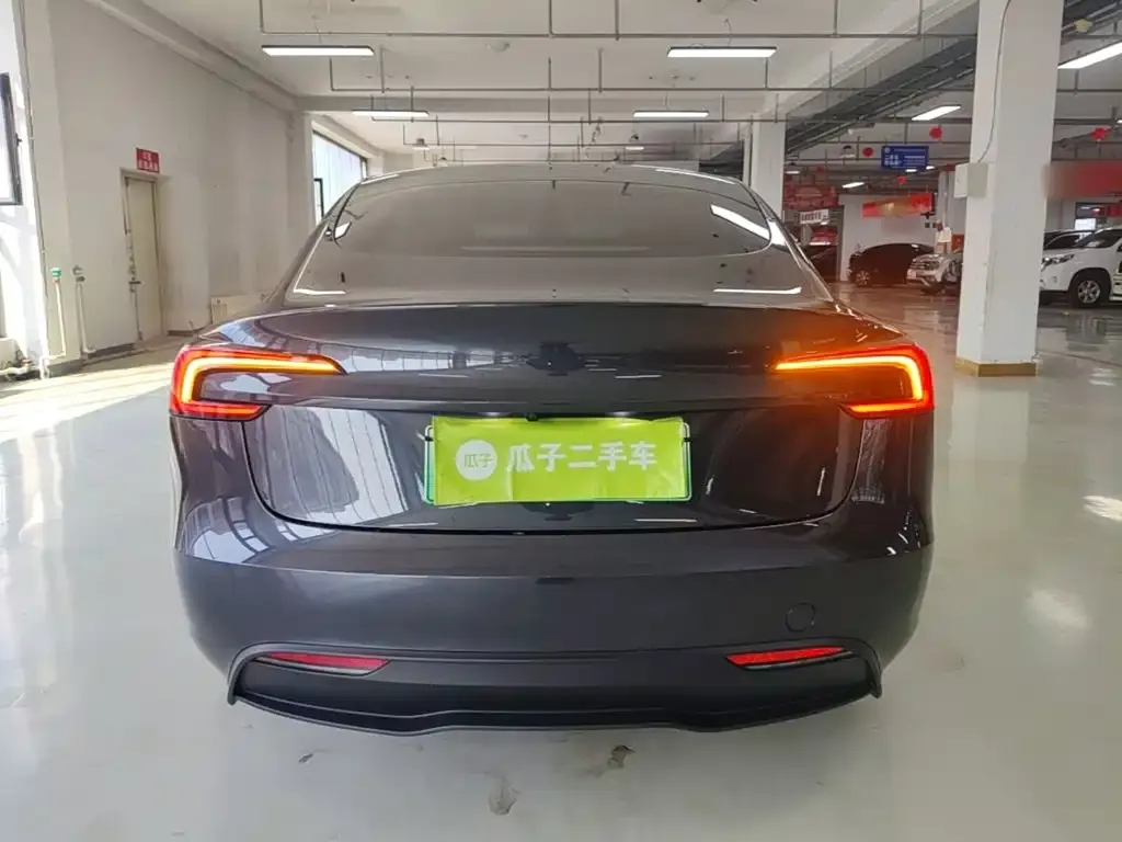 Tesla Model 3 — фото 7