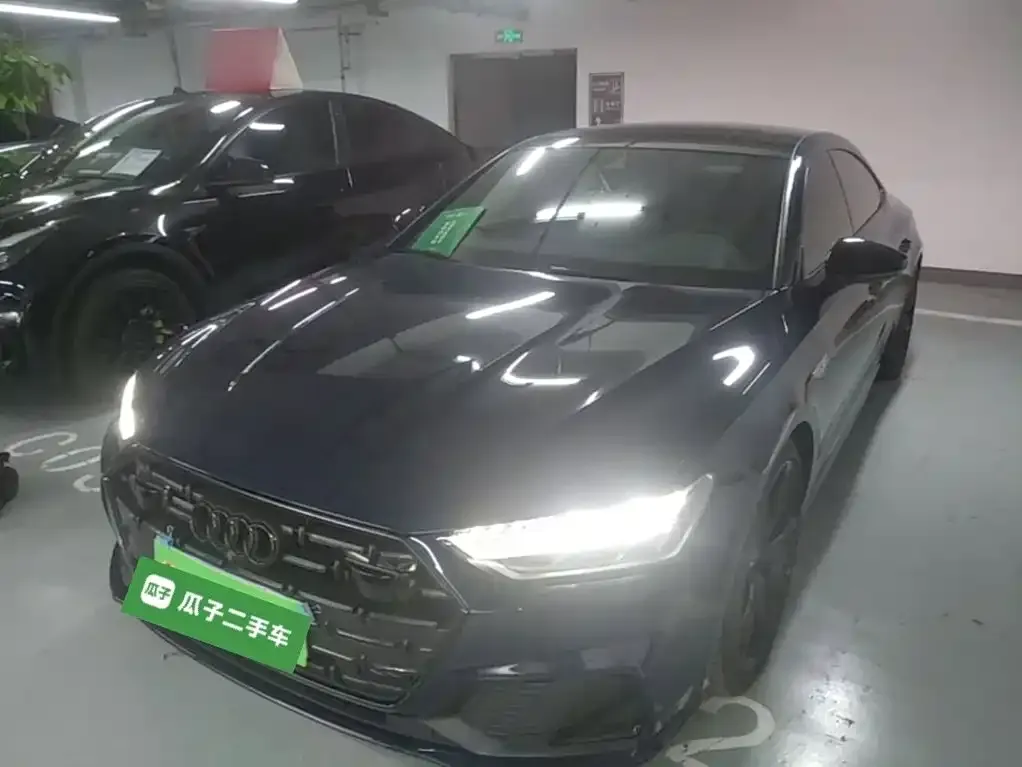 Audi A7L — фото 1