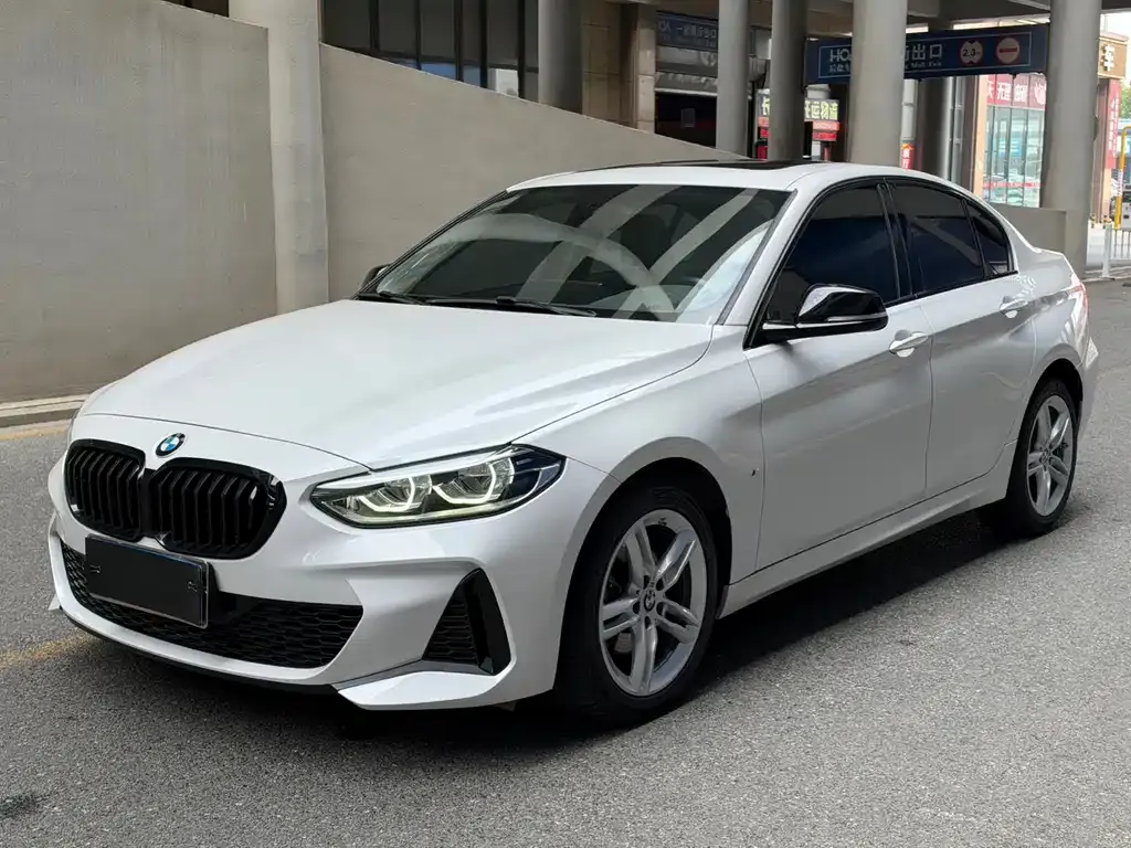 BMW 1 Series — фото 1