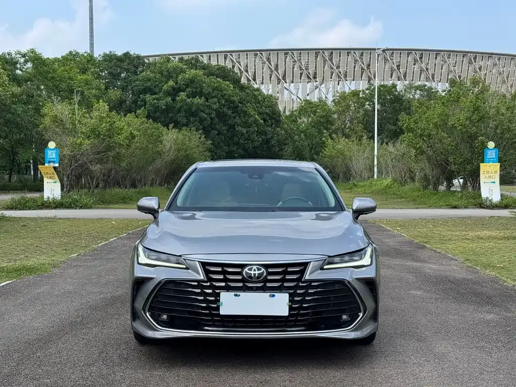 Toyota Avalon — фото 10
