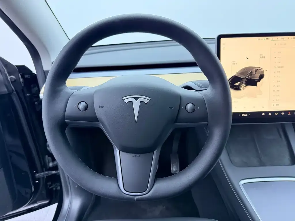 Tesla Model Y — фото 7