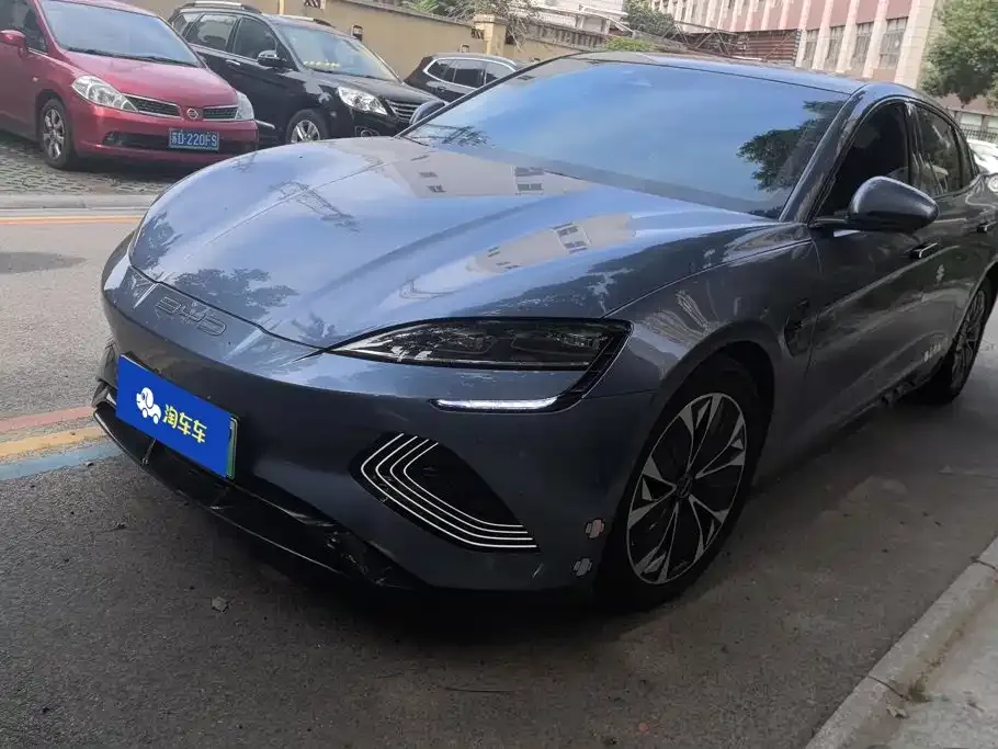 BYD Seal — фото 1