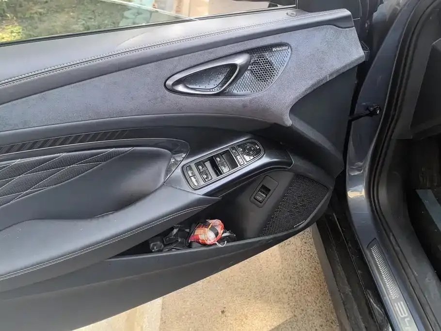 BYD Seal — фото 10