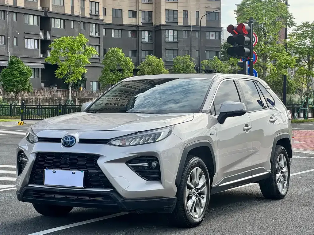 Toyota Wildlander — фото 1