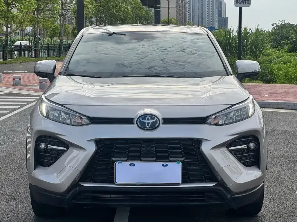 Toyota Wildlander — фото 10