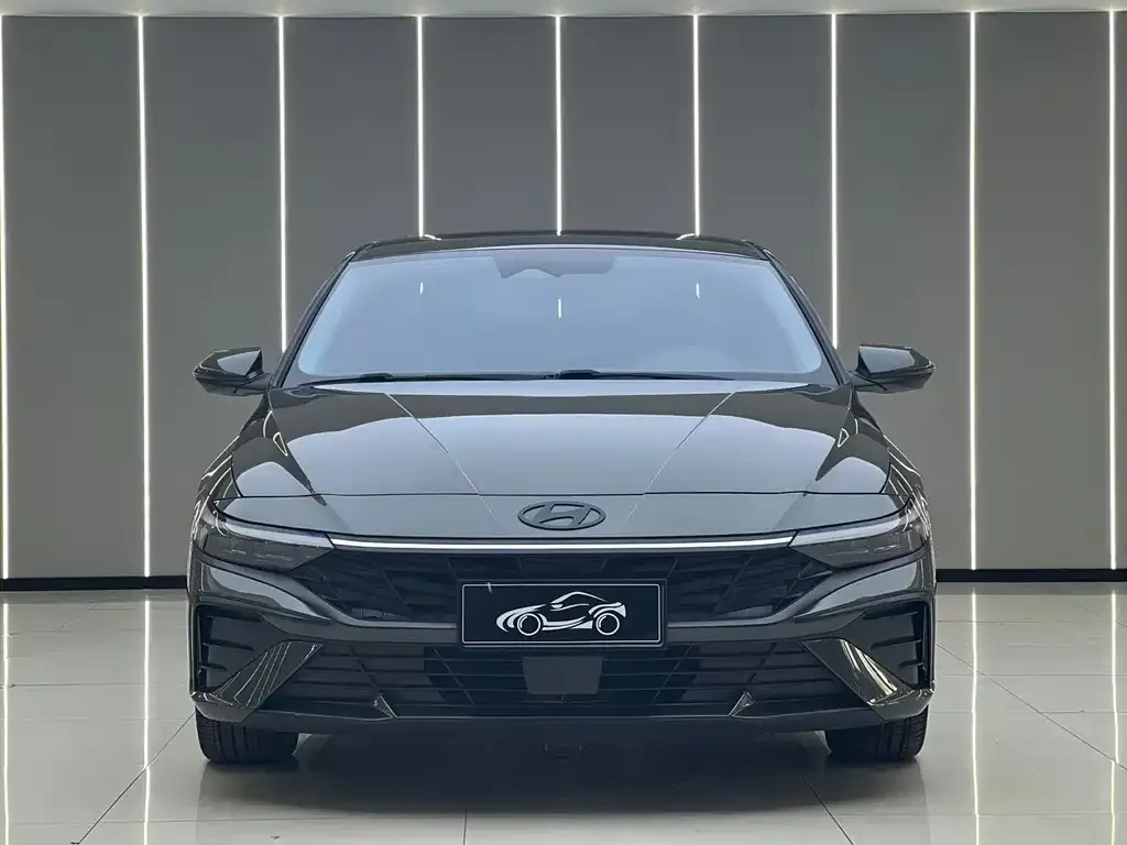 Hyundai Elantra — фото 10
