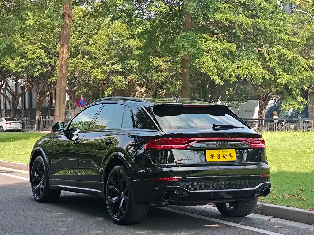 Audi RS Q8 — фото 6