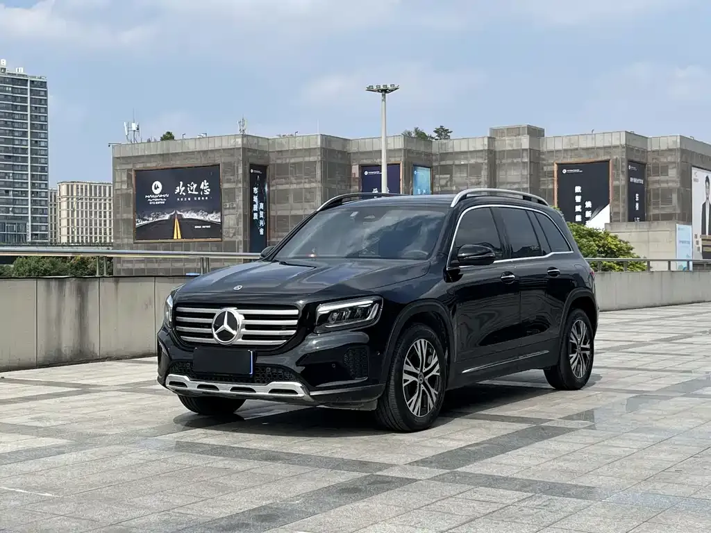 Mercedes-Benz GLB — фото 1