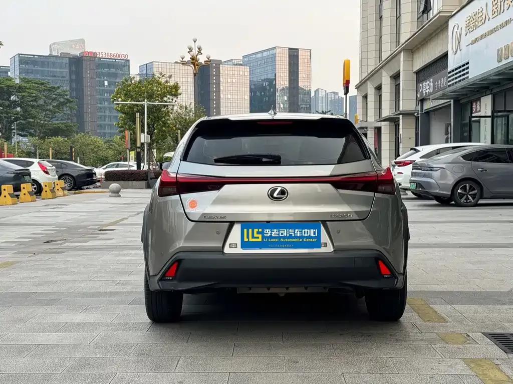 Lexus UX — фото 8