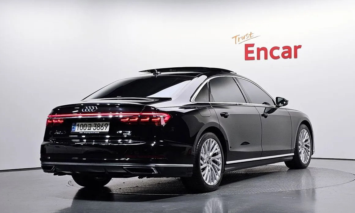 Audi A8 — фото 6