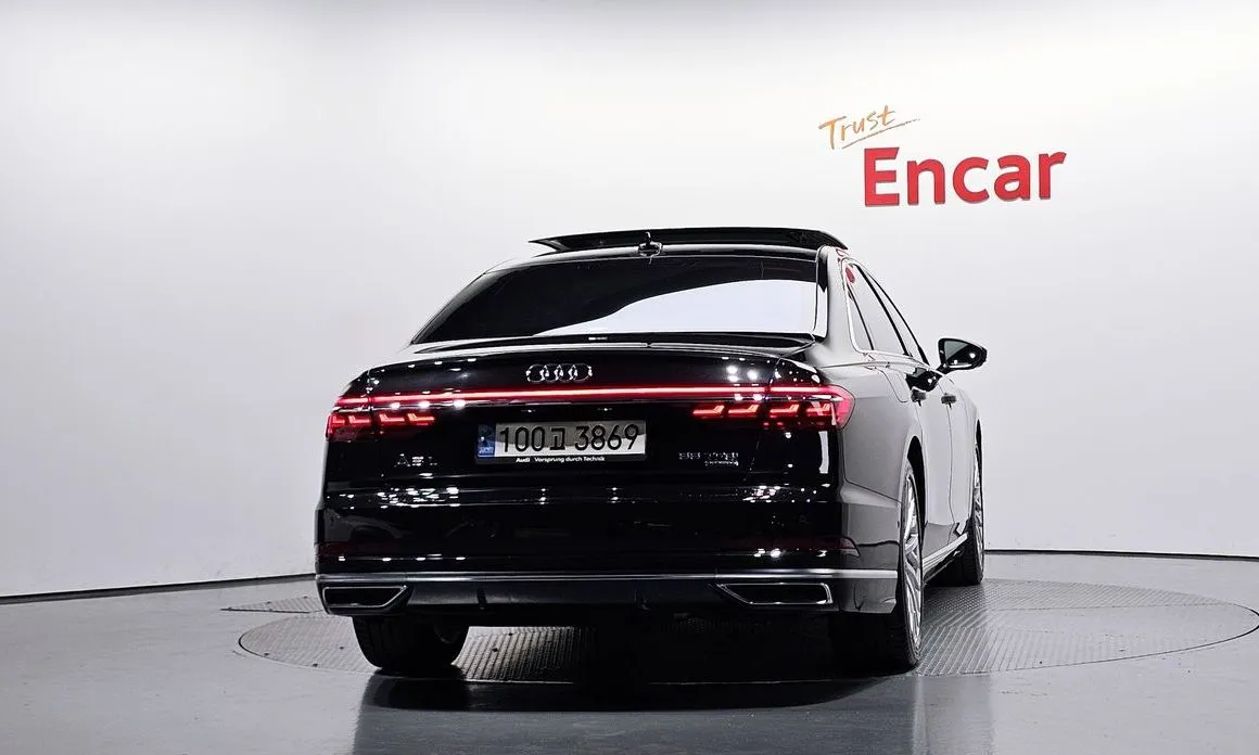 Audi A8 — фото 3