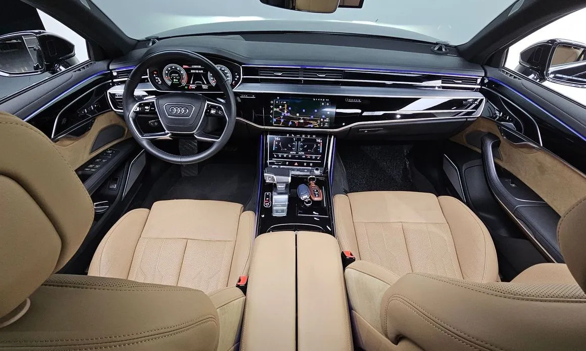 Audi A8 — фото 5